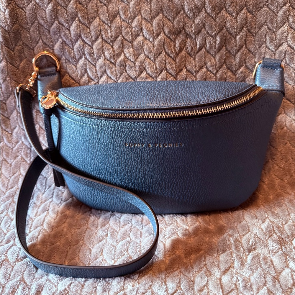 Poppy and Peonies 
CROSSBODY/SLING BAG NWOT
DIMENSIONS *** 12”L x 6”H x 4” W***
